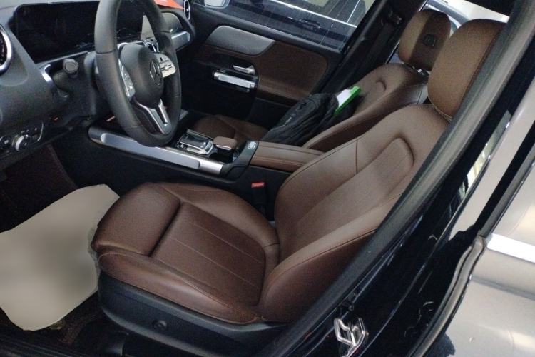Used Mercedes-Benz GLB 2023 GLB 200 Dynamic Edition Left Front Seat