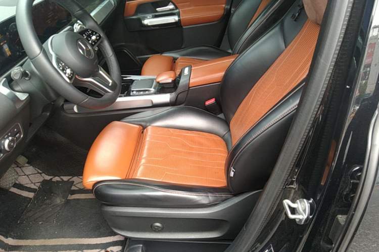 Used Mercedes-Benz GLB 2023 GLB 220 Fashion Model Left Front Seat