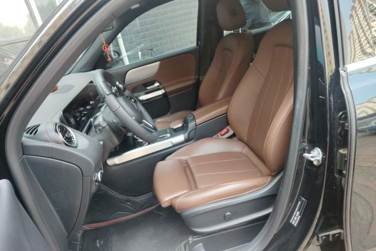 Used Mercedes-Benz GLB 2023 Refreshed GLB 200 Dynamic Edition Left Front Seat