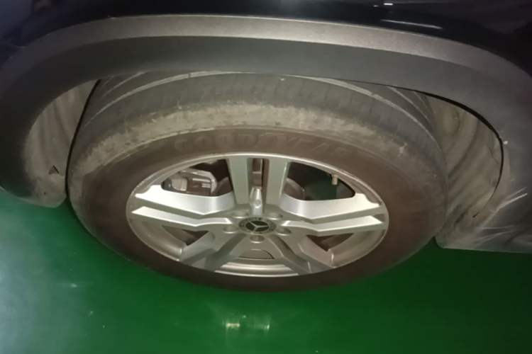 Used Mercedes-Benz GLB 2023 GLB 200 Dynamic Edition Left Front Wheel Hub