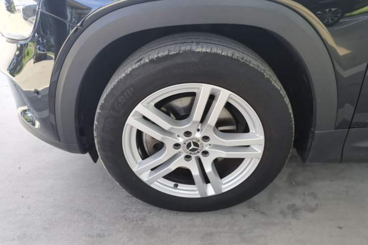 Used Mercedes-Benz GLB 2023 GLB 220 Sport Edition Left Front Wheel Hub