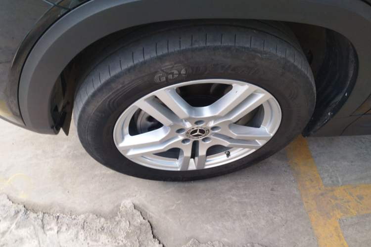 Used Mercedes-Benz GLB 2023 GLB 220 Sport Edition Left Front Wheel Hub