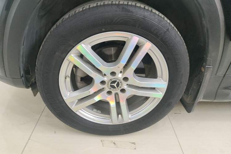 Used Mercedes-Benz GLB 2023 GLB 200 Dynamic Edition Left Front Wheel Hub
