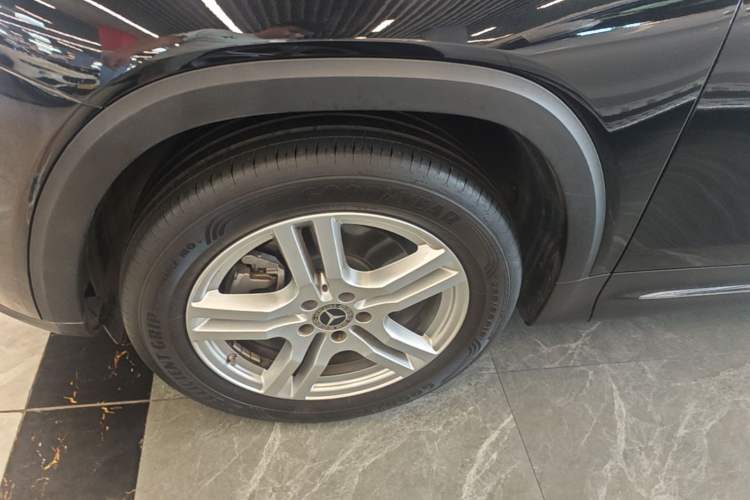 Used Mercedes-Benz GLB 2023 GLB 220 Sport Edition Left Front Wheel Hub
