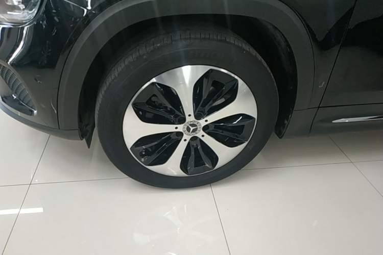 Used Mercedes-Benz GLB 2023 GLB 220 Fashion Model Left Front Wheel Hub