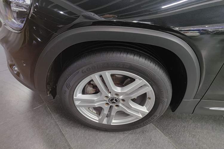 Used Mercedes-Benz GLB 2023 GLB 200 Fashion Model Left Front Wheel Hub