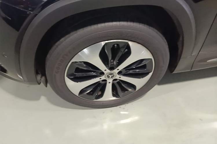 Used Mercedes-Benz GLB 2023 GLB 220 Fashion Model Left Front Wheel Hub