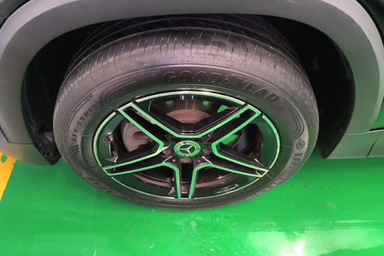 Used Mercedes-Benz GLB 2023 GLB 220 Sport Edition Left Front Wheel Hub