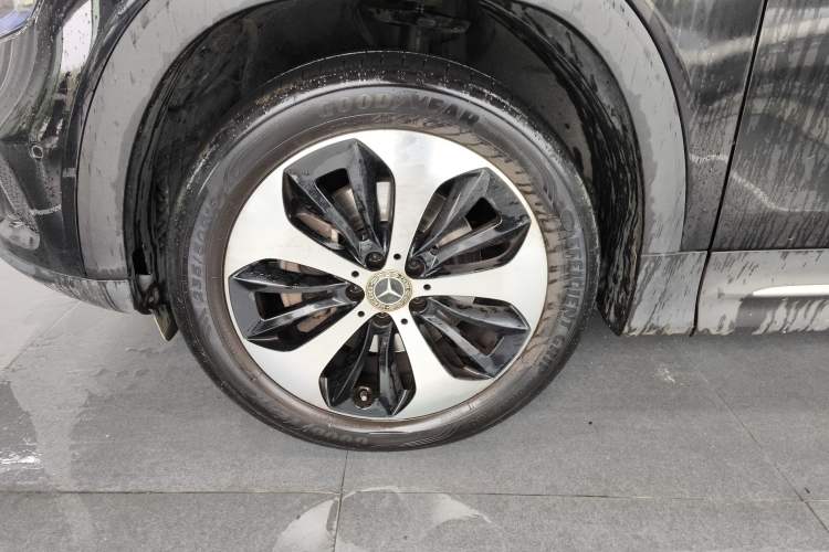 Used Mercedes-Benz GLB 2023 GLB 220 Fashion Model Left Front Wheel Hub