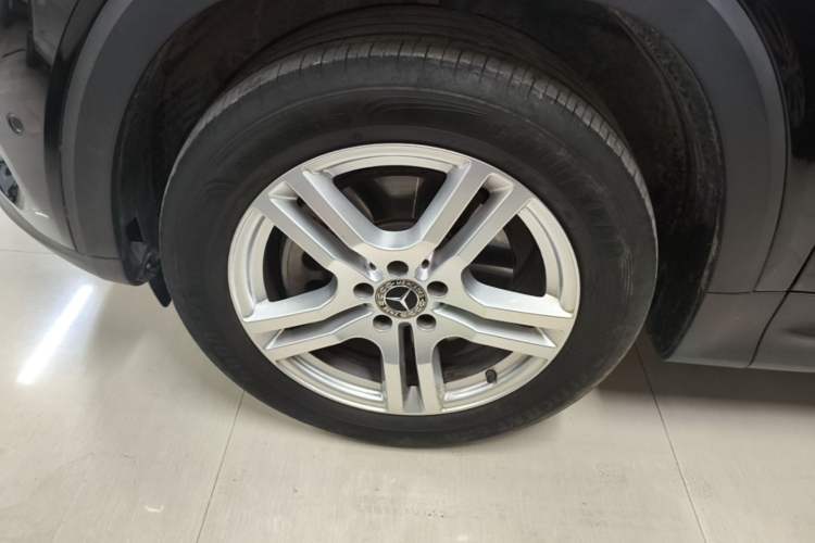 Used Mercedes-Benz GLB 2023 GLB 220 Sport Edition Left Front Wheel Hub