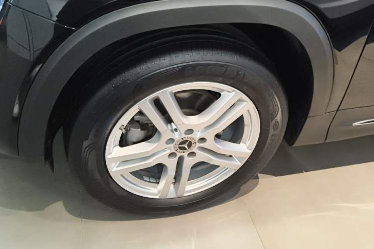 Used Mercedes-Benz GLB 2023 GLB 200 Dynamic Edition Left Front Wheel Hub