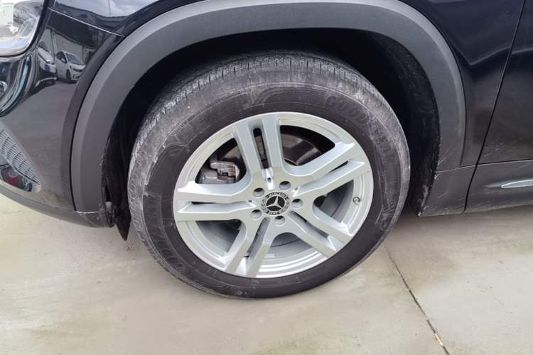 Used Mercedes-Benz GLB 2023 Refreshed GLB 200 Dynamic Edition Left Front Wheel Hub
