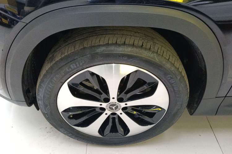 Used Mercedes-Benz GLB 2023 GLB 220 Fashion Model Left Front Wheel Hub