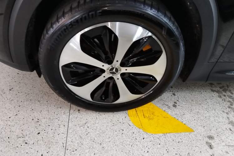 Used Mercedes-Benz GLB 2023 GLB 220 Fashion Model Left Front Wheel Hub