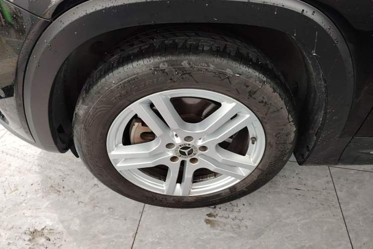 Used Mercedes-Benz GLB 2023 GLB 220 Sport Edition Left Front Wheel Hub