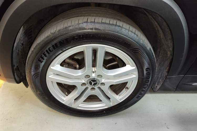 Used Mercedes-Benz GLB 2023 GLB 220 Sport Edition Left Front Wheel Hub