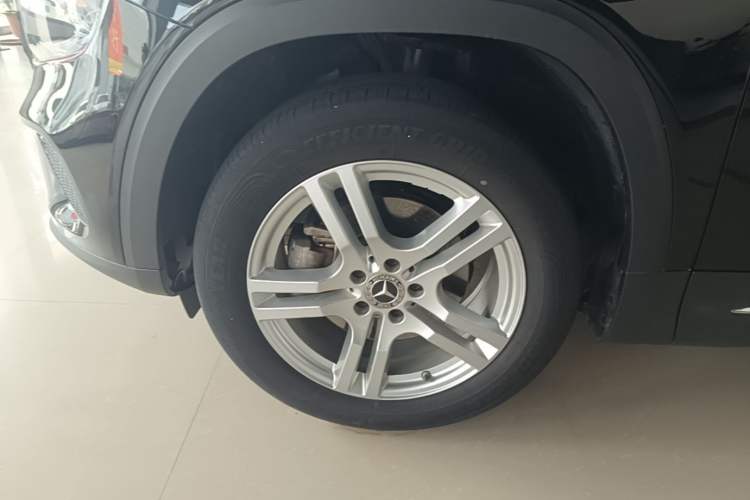 Used Mercedes-Benz GLB 2023 Refreshed GLB 200 Dynamic Edition Left Front Wheel Hub