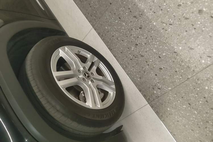 Used Mercedes-Benz GLB 2023 GLB 220 Sport Edition Left Front Wheel Hub