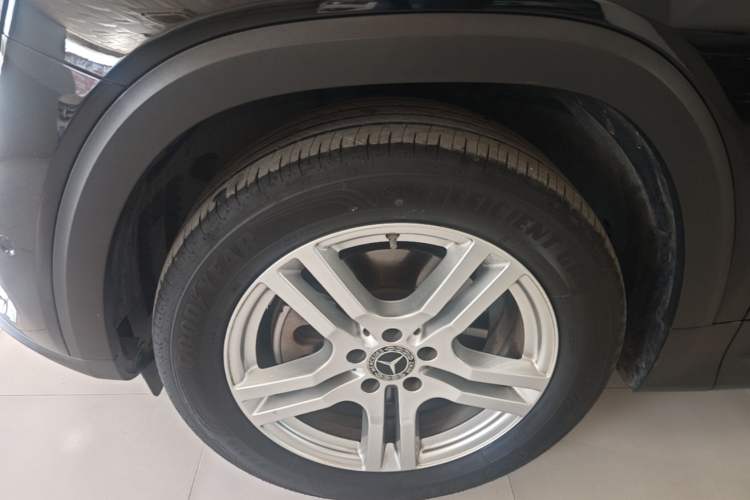 Used Mercedes-Benz GLB 2023 GLB 220 Sport Edition Left Front Wheel Hub