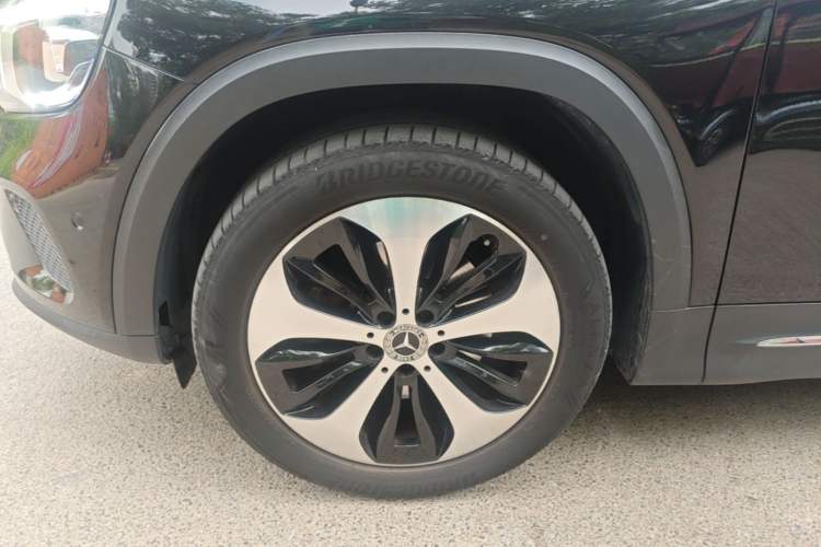 Used Mercedes-Benz GLB 2023 GLB 220 Fashion Model Left Front Wheel Hub