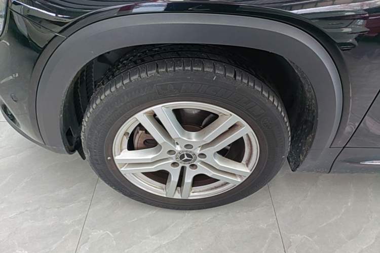 Used Mercedes-Benz GLB 2023 GLB 220 Sport Edition Left Front Wheel Hub