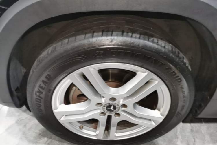 Used Mercedes-Benz GLB 2023 GLB 220 Sport Edition Left Front Wheel Hub