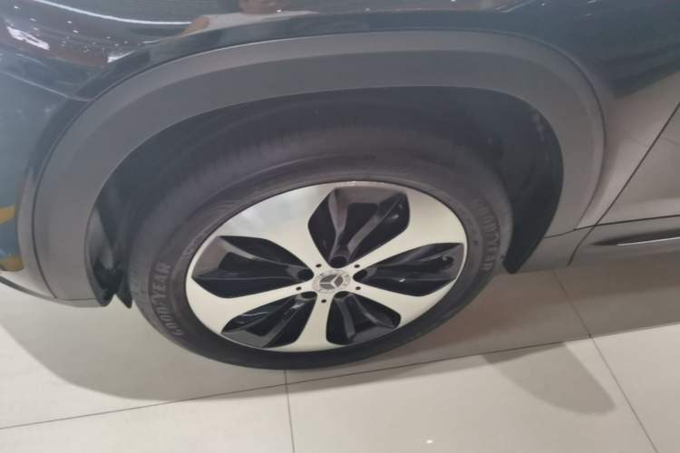 Used Mercedes-Benz GLB 2023 GLB 220 Fashion Model Left Front Wheel Hub