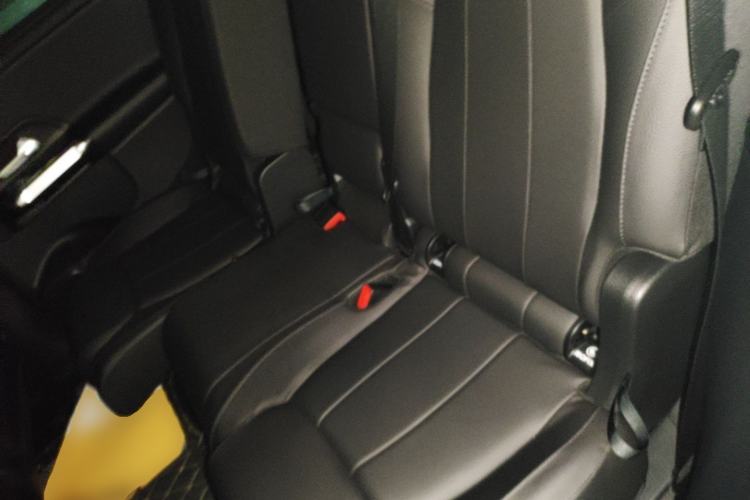 Used Mercedes-Benz GLB 2023 GLB 220 Fashion Model Left Rear Seat