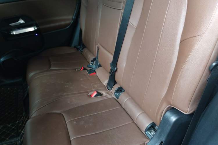 Used Mercedes-Benz GLB 2023 GLB 200 Fashion Model Left Rear Seat