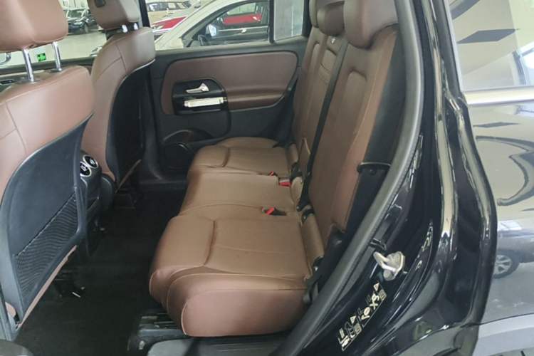 Used Mercedes-Benz GLB 2023 GLB 220 Fashion Model Left Rear Seat