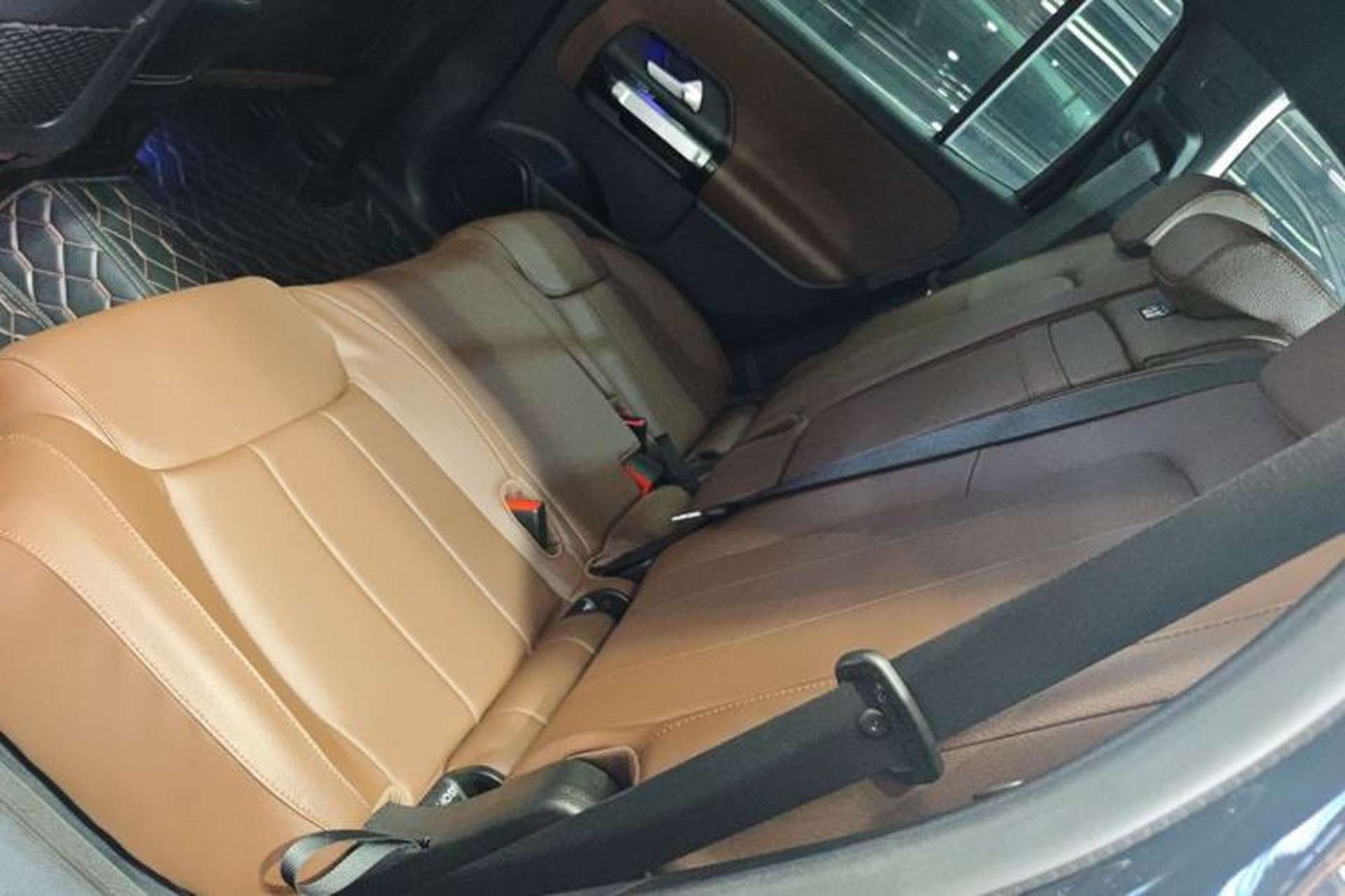 Used Mercedes-Benz GLB 2023 GLB 220 Fashion Model Left Rear Seat