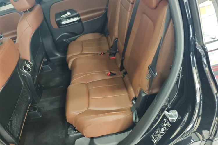Used Mercedes-Benz GLB 2023 GLB 220 Fashion Model Left Rear Seat
