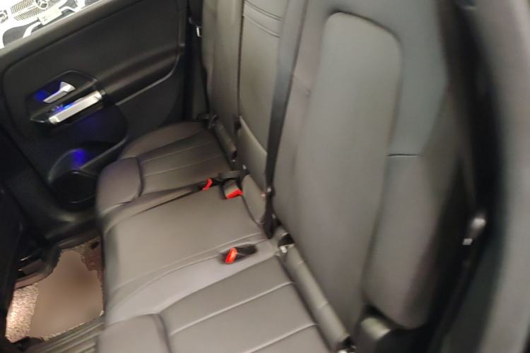 Used Mercedes-Benz GLB 2023 GLB 220 Fashion Model Left Rear Seat