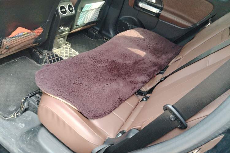 Used Mercedes-Benz GLB 2023 GLB 220 Fashion Model Left Rear Seat
