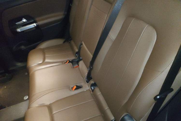 Used Mercedes-Benz GLB 2023 GLB 220 Fashion Model Left Rear Seat
