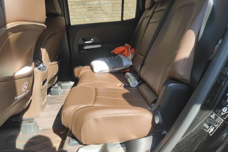 Used Mercedes-Benz GLB 2023 GLB 220 Fashion Model Left Rear Seat