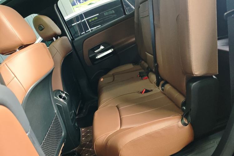 Used Mercedes-Benz GLB 2023 GLB 220 Fashion Model Left Rear Seat