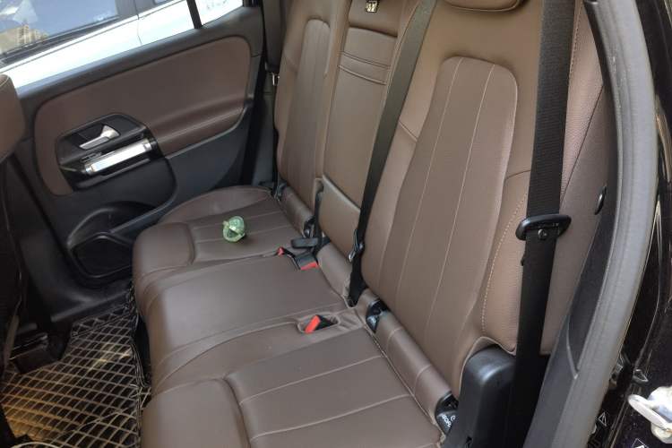Used Mercedes-Benz GLB 2023 GLB 220 Sport Edition Left Rear Seat