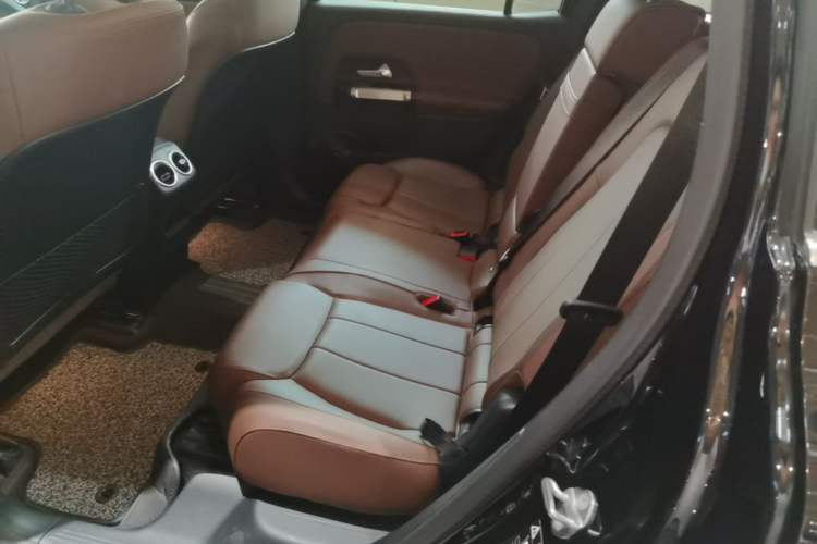 Used Mercedes-Benz GLB 2023 GLB 220 Fashion Model Left Rear Seat