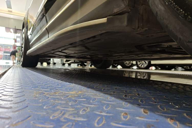 Used Mercedes-Benz GLB 2023 GLB 220 Fashion Model Left Side Sill