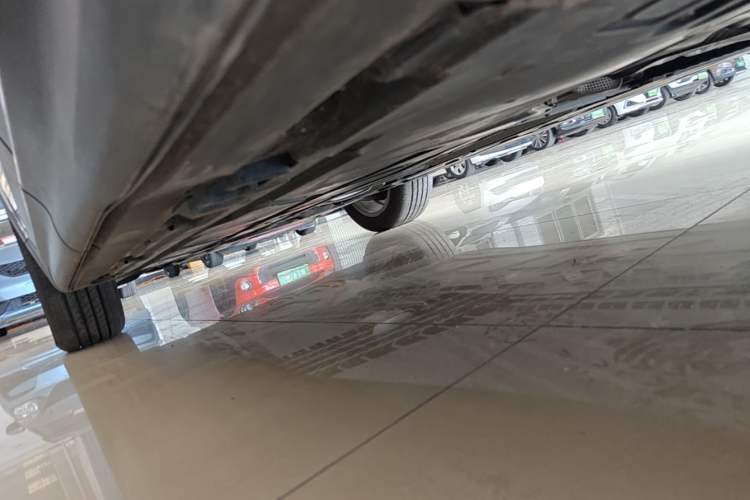 Used Mercedes-Benz GLB 2023 Refreshed GLB 200 Dynamic Edition Left Side Sill