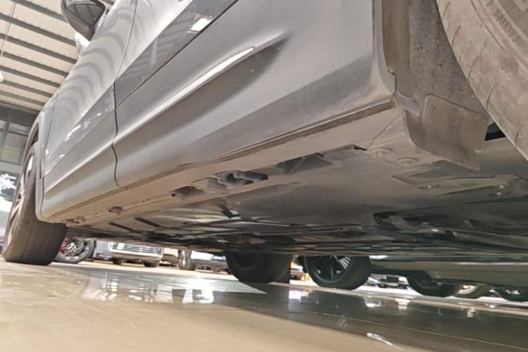 Used Mercedes-Benz GLB 2023 GLB 220 Fashion Model Left Side Sill