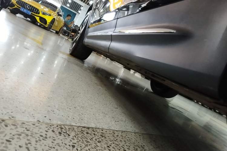 Used Mercedes-Benz GLB 2023 GLB 220 Fashion Model Left Side Sill