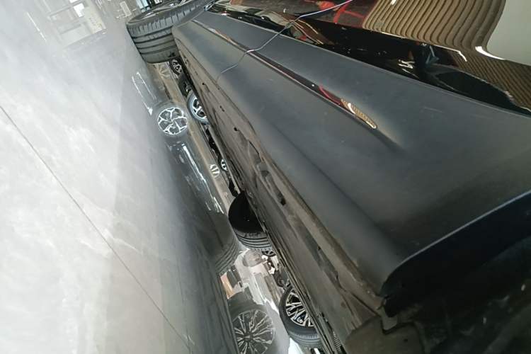 Used Mercedes-Benz GLB 2023 GLB 220 Fashion Model Left Side Sill