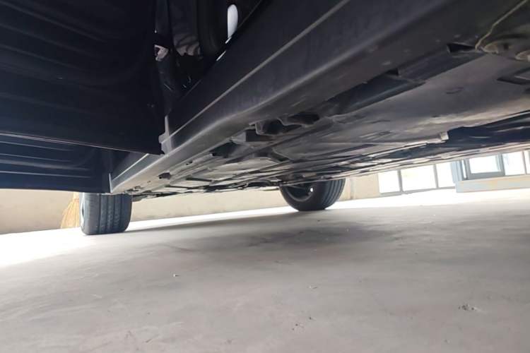 Used Mercedes-Benz GLB 2023 GLB 220 Fashion Model Left Side Sill