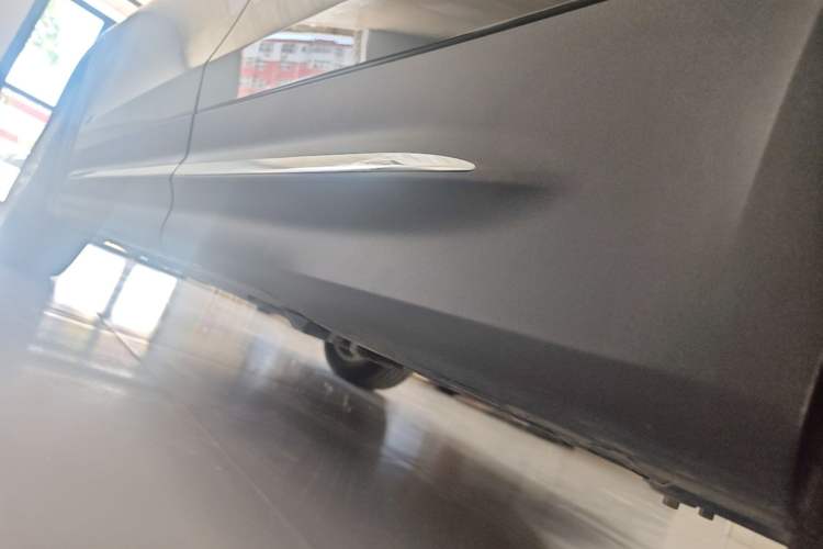 Used Mercedes-Benz GLB 2023 GLB 220 Sport Edition Left Side Sill