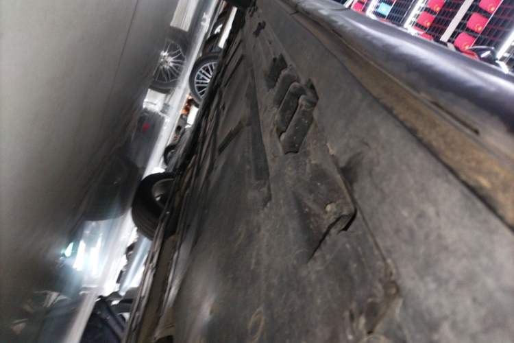 Used Mercedes-Benz GLB 2023 Refreshed GLB 200 Dynamic Edition Left Side Sill