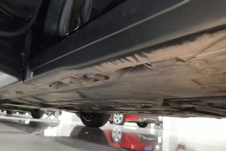 Used Mercedes-Benz GLB 2023 GLB 220 Fashion Model Left Side Sill