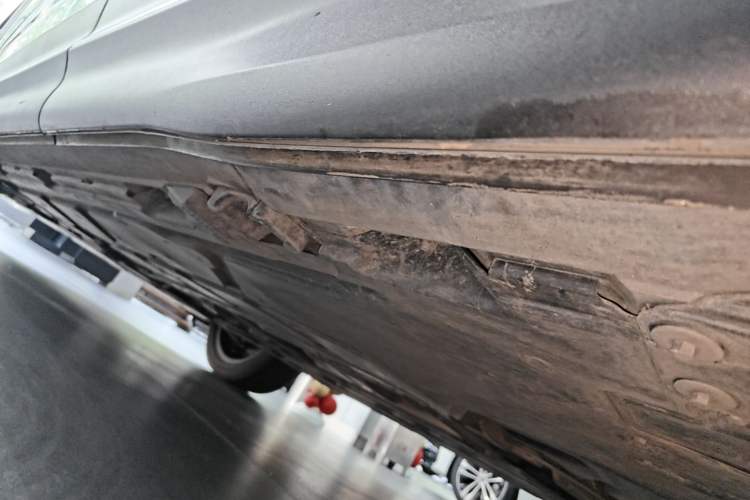 Used Mercedes-Benz GLB 2023 GLB 220 Fashion Model Left Side Sill