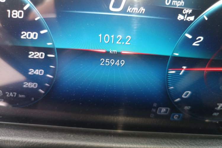 Used Mercedes-Benz GLB 2023 GLB 220 Sport Edition Odometer Close Up